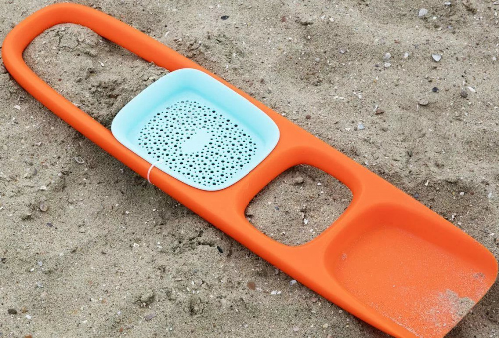 Лопата с ситом для песка и снега Quut Scoppi оранжевый