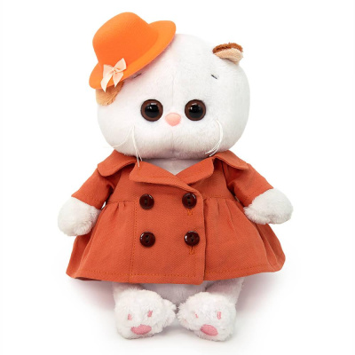 Ли-Ли BABY в тренче и шляпке