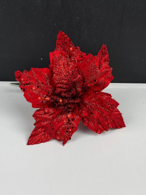 Цветок красный