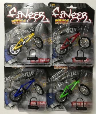 Набор "Экстремальный спорт" фингербайк с аксессуарами, 4 цвета в ассортименте, на блистере 14*19*4,5