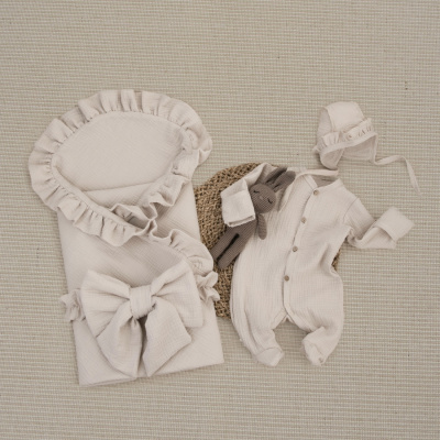 Комплект на выписку 4 предмета Муслин Рюша Плед бежевый лето