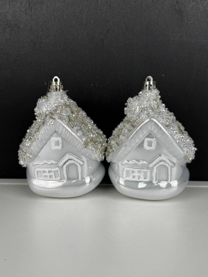 Домик серый