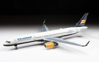 Сборная модель 7032 Пассажирский авиалайнер Боинг 757-200