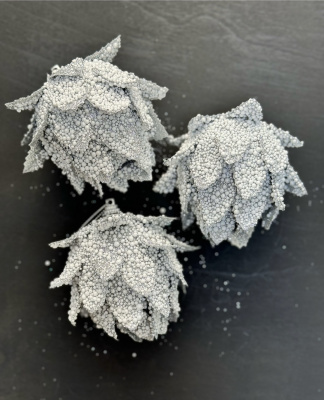 Шар новогодний с лепестками серебро