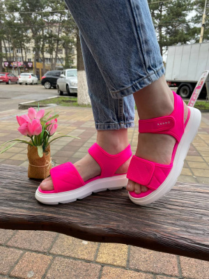 Босоножки для девочки KEDDO фуксия