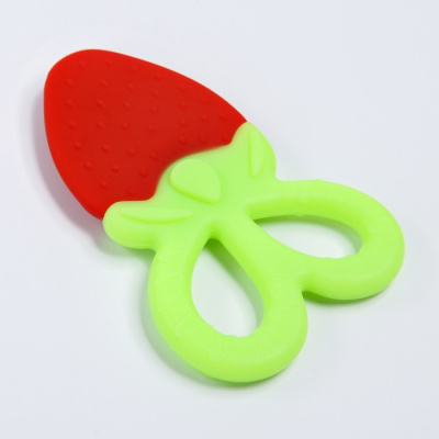 Прорезыватель силиконовый «Клубничка» 2598202